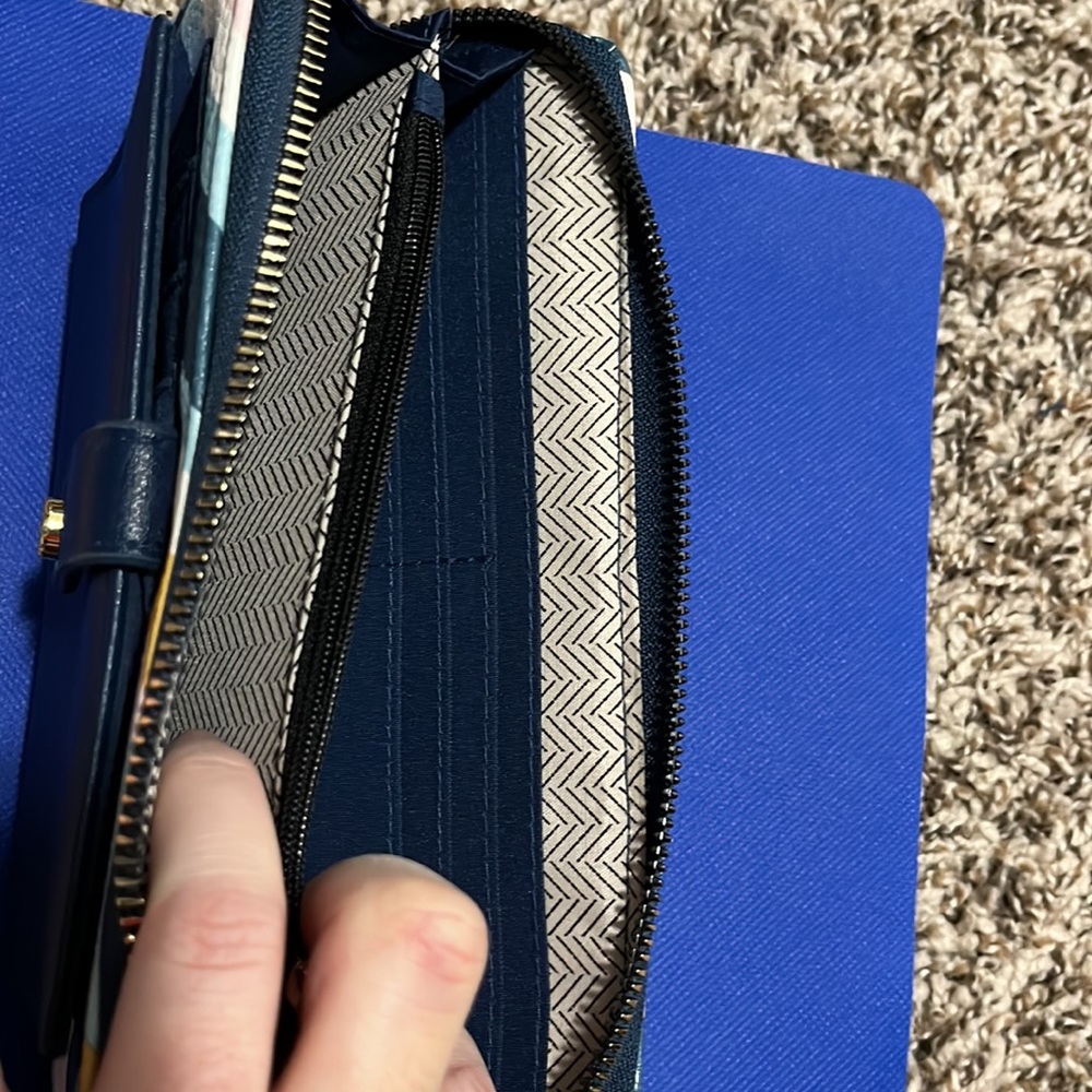 Wallet With Multiple Pockets - image 4